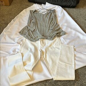 Refuge Women's Straight Leg White Jeans and grey top